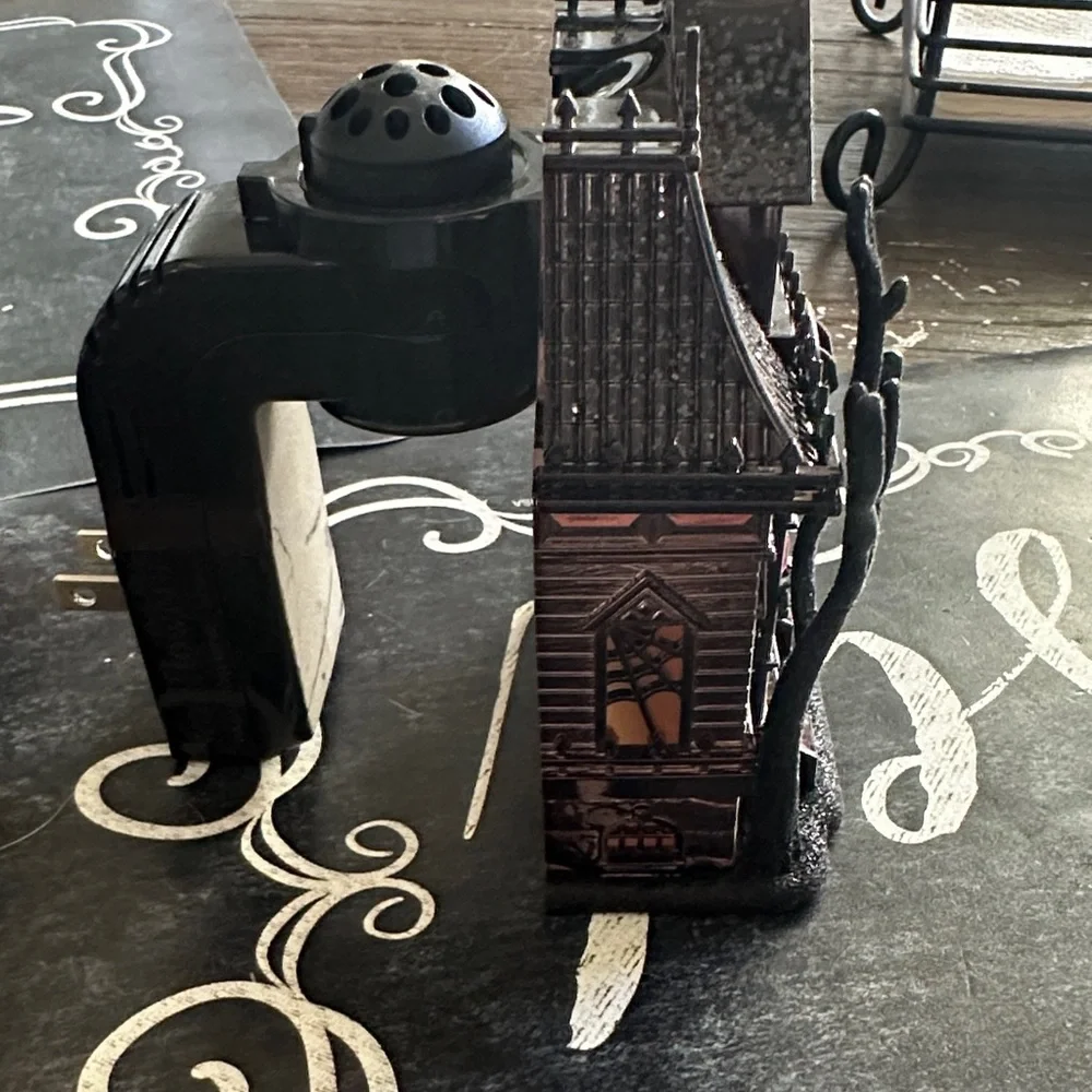 Halloween Haunted House Wallflower plug in - Picture 5 of 9